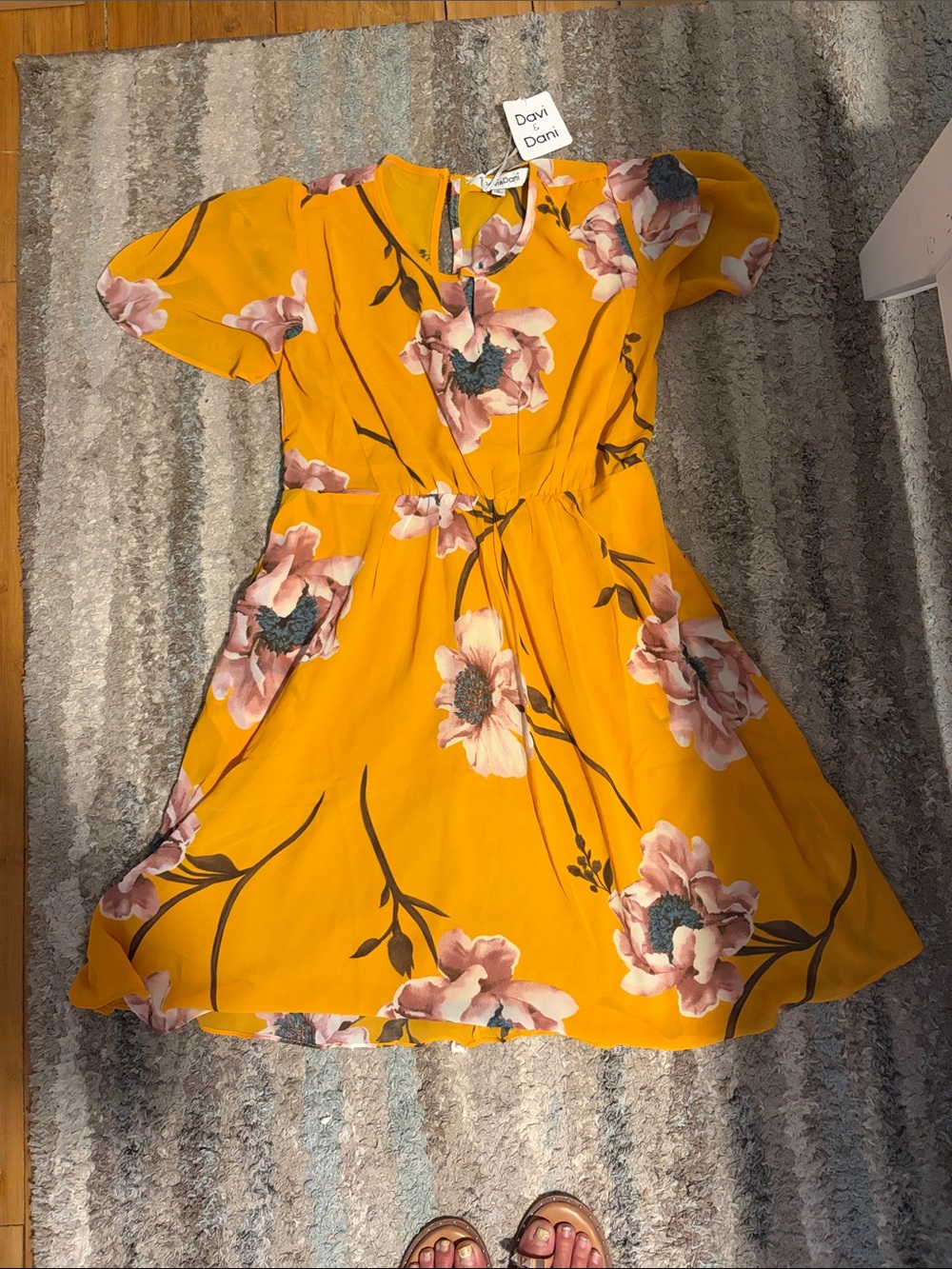 DAVI & DANI Yellow Floral Puff Sleeve Dress